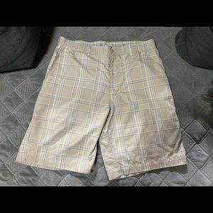 Men’s Size 34 waist.